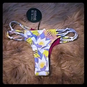 NWT Moana Knotted Bottom in Summer